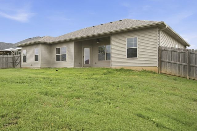 3103 N Albertha Avenue, Springfield, MO 65803