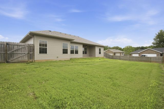 3103 N Albertha Avenue, Springfield, MO 65803