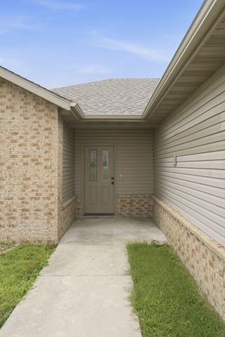 3103 N Albertha Avenue, Springfield, MO 65803