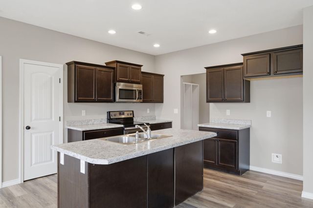 3103 N Albertha Avenue, Springfield, MO 65803