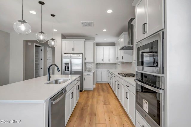 890 W Macaw Drive, Queen Creek, AZ 85140