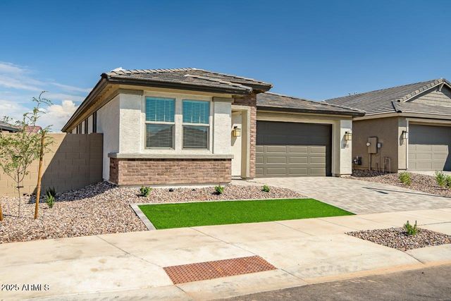 890 W Macaw Drive, Queen Creek, AZ 85140