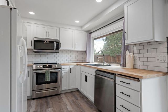 63617 High Standard Drive, Bend, OR 97701