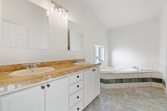 387 Rue De La Rouge, Sparks, NV 89434