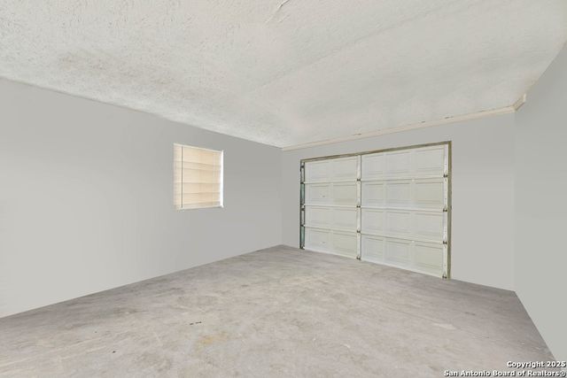 610 Blue Bonnet, Floresville, TX 78114