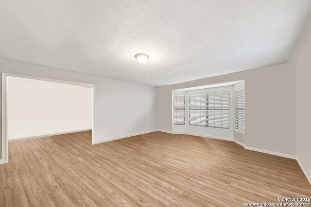 610 Blue Bonnet, Floresville, TX 78114