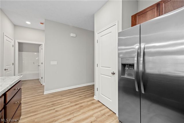 556 Eldemire Lane, Elyria, OH 44035