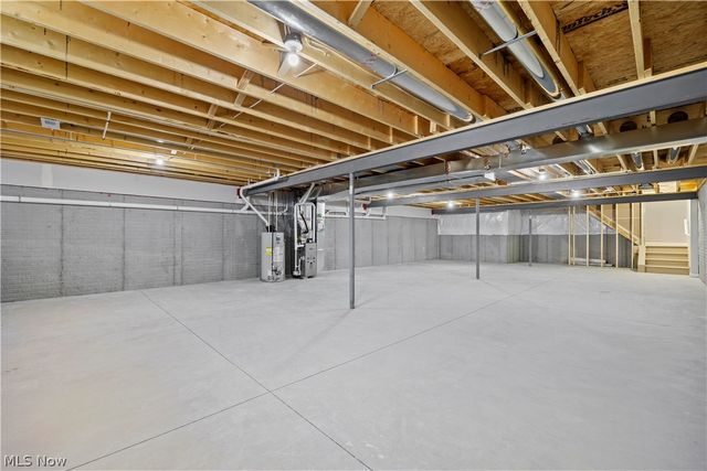 556 Eldemire Lane, Elyria, OH 44035