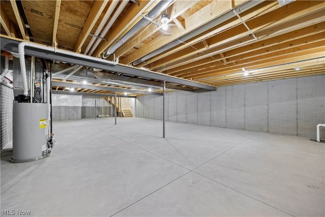 556 Eldemire Lane, Elyria, OH 44035