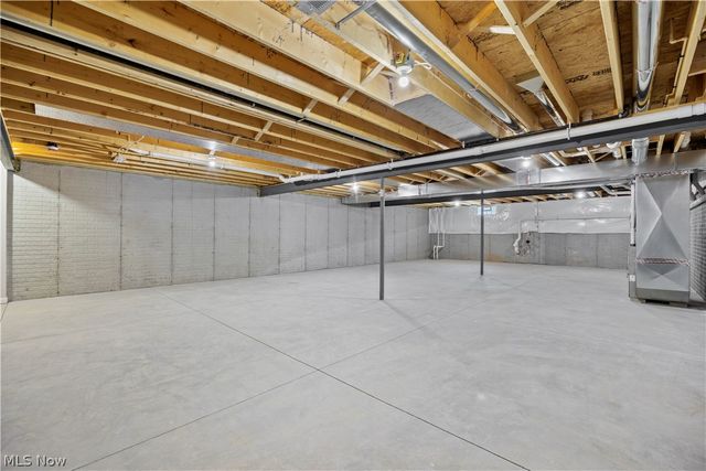 556 Eldemire Lane, Elyria, OH 44035