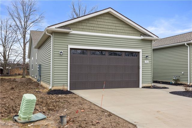 556 Eldemire Lane, Elyria, OH 44035