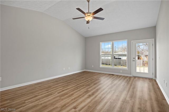 556 Eldemire Lane, Elyria, OH 44035