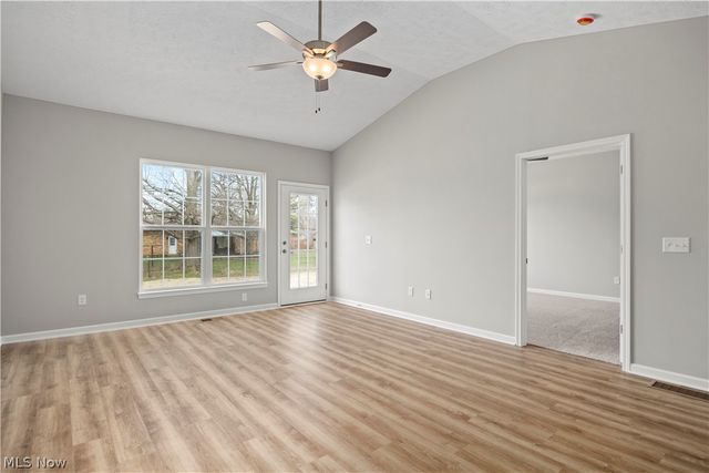 556 Eldemire Lane, Elyria, OH 44035