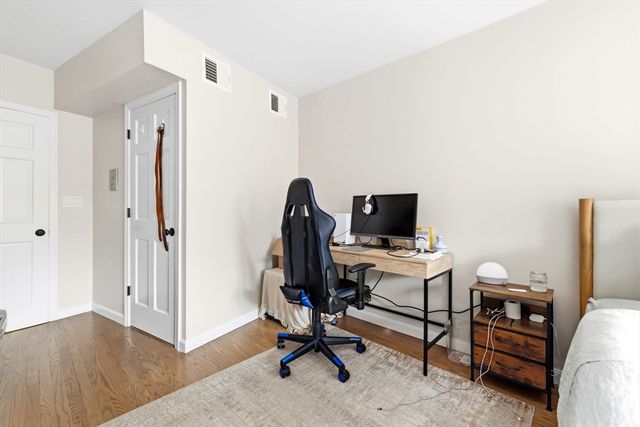 159 Salem 4, Boston, MA 02113