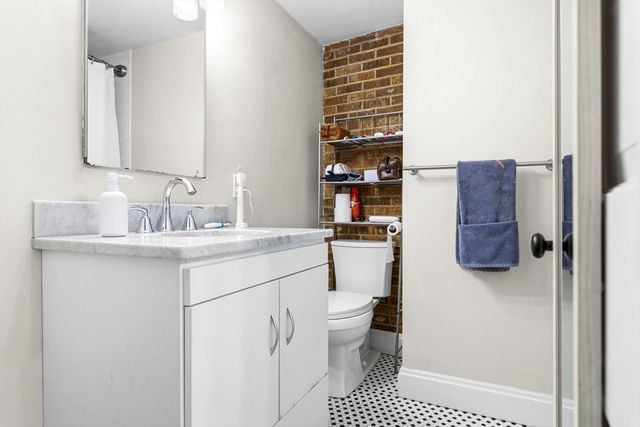 159 Salem 4, Boston, MA 02113