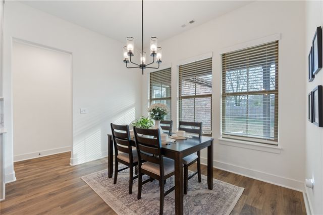 1150 S Liberty Drive, Fayetteville, AR 72701