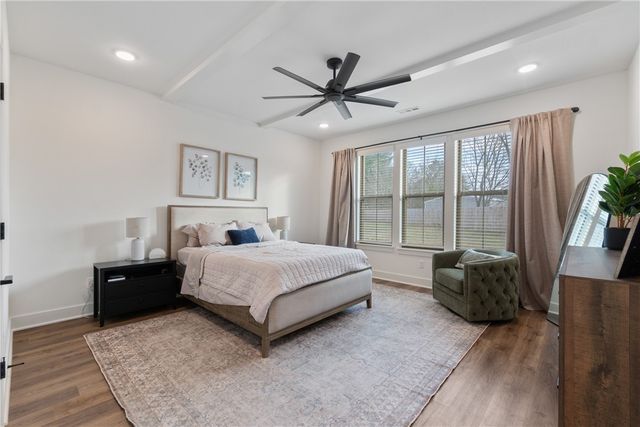 1150 S Liberty Drive, Fayetteville, AR 72701