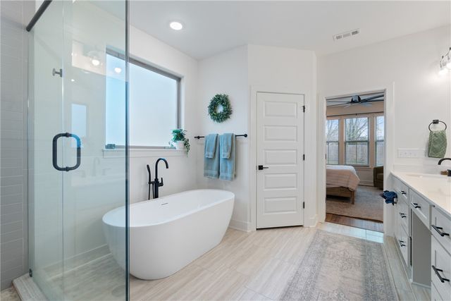 1150 S Liberty Drive, Fayetteville, AR 72701