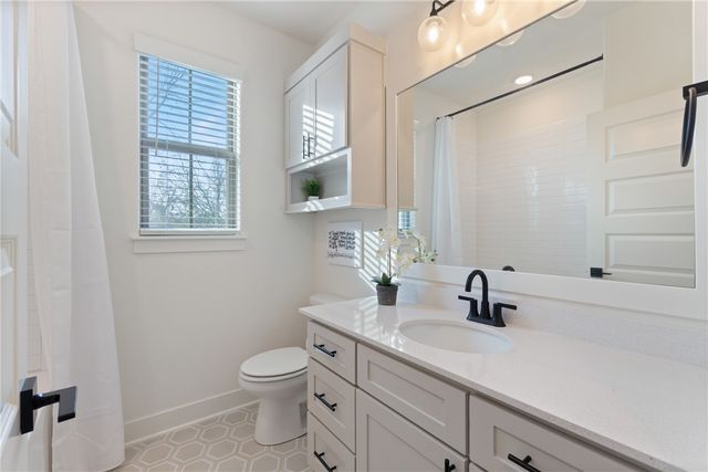 1150 S Liberty Drive, Fayetteville, AR 72701