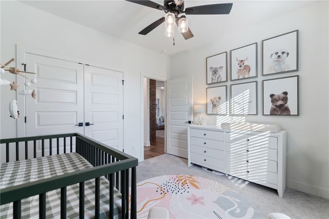 1150 S Liberty Drive, Fayetteville, AR 72701