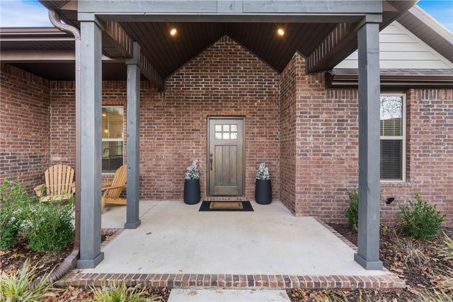 1150 S Liberty Drive, Fayetteville, AR 72701