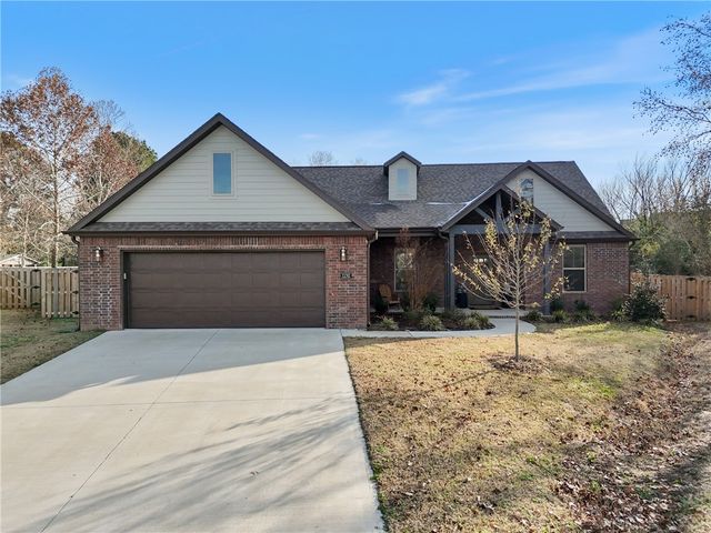 1150 S Liberty Drive, Fayetteville, AR 72701