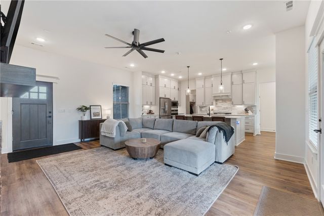 1150 S Liberty Drive, Fayetteville, AR 72701