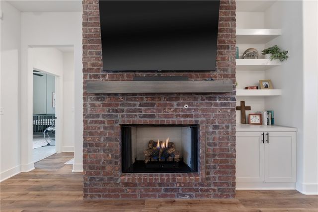 1150 S Liberty Drive, Fayetteville, AR 72701