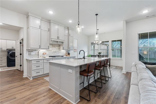 1150 S Liberty Drive, Fayetteville, AR 72701