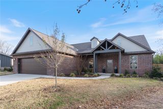 1150 S Liberty Drive, Fayetteville, AR 72701