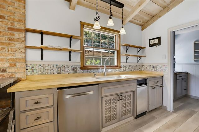 18088 Gray Oak Ct, Rough And Ready, CA 95975