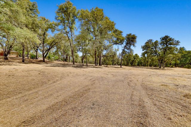 18088 Gray Oak Ct, Rough And Ready, CA 95975