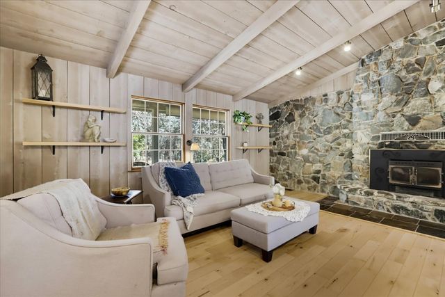 18088 Gray Oak Ct, Rough And Ready, CA 95975