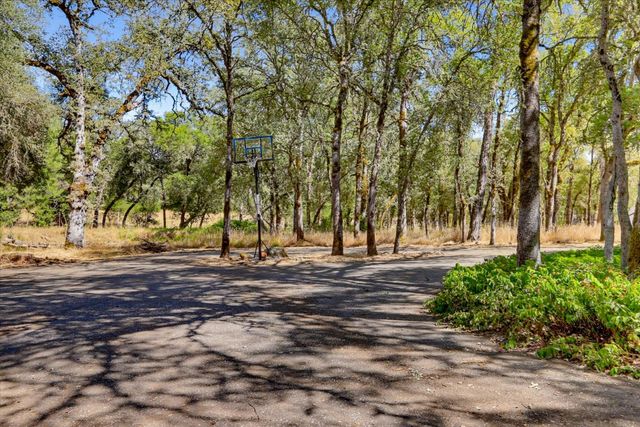 18088 Gray Oak Ct, Rough And Ready, CA 95975