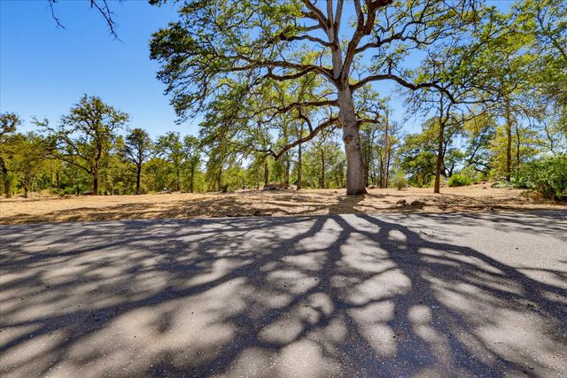18088 Gray Oak Ct, Rough And Ready, CA 95975