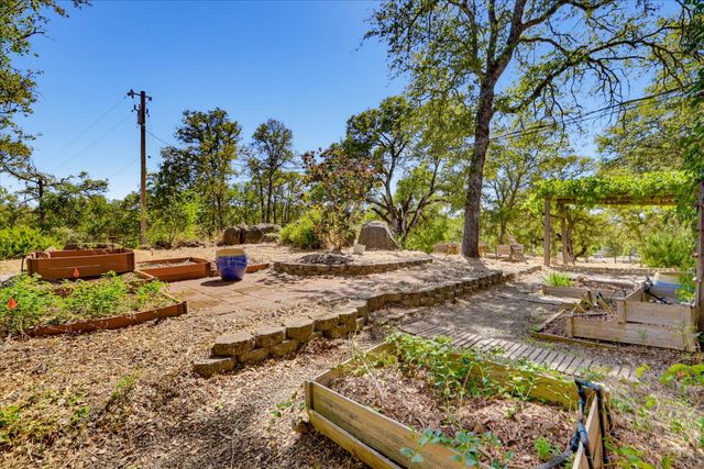 18088 Gray Oak Ct, Rough And Ready, CA 95975