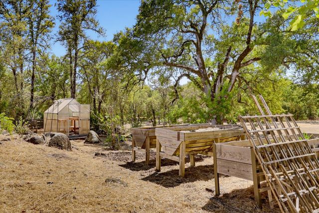 18088 Gray Oak Ct, Rough And Ready, CA 95975
