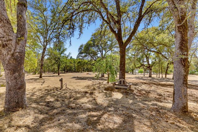 18088 Gray Oak Ct, Rough And Ready, CA 95975