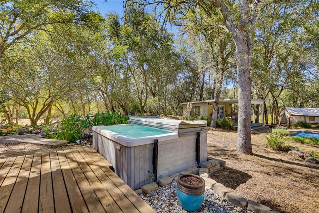 18088 Gray Oak Ct, Rough And Ready, CA 95975