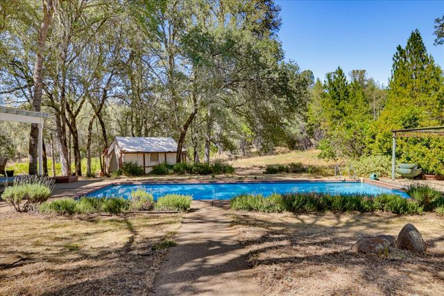 18088 Gray Oak Ct, Rough And Ready, CA 95975