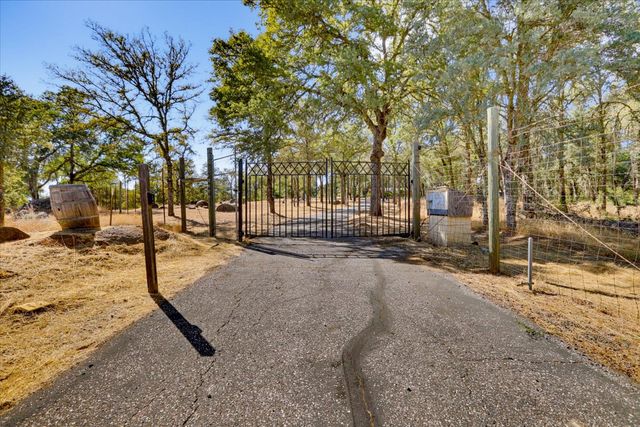 18088 Gray Oak Ct, Rough And Ready, CA 95975