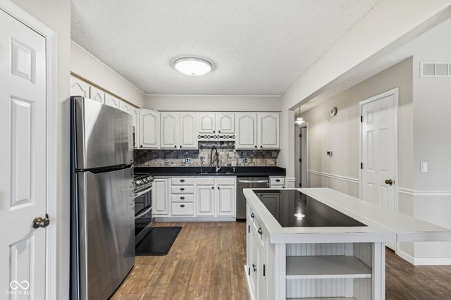 1849 Crystal Bay East Drive, Plainfield, IN 46168