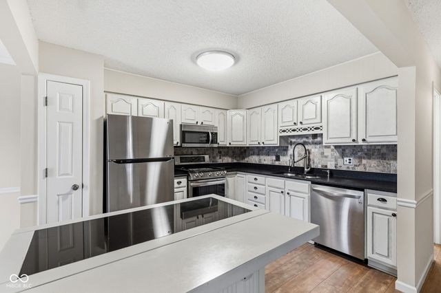 1849 Crystal Bay East Drive, Plainfield, IN 46168