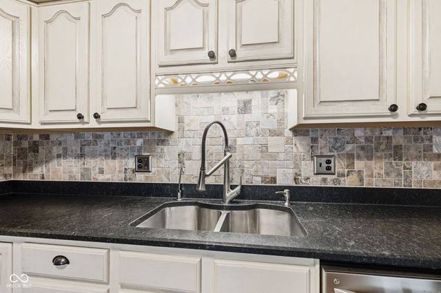 1849 Crystal Bay East Drive, Plainfield, IN 46168