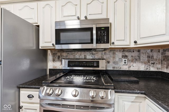 1849 Crystal Bay East Drive, Plainfield, IN 46168