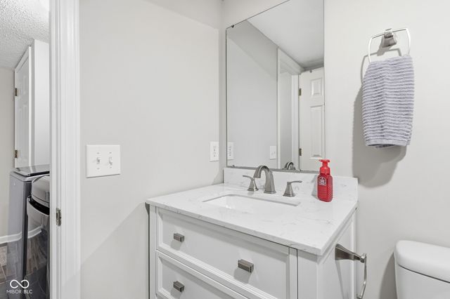 1849 Crystal Bay East Drive, Plainfield, IN 46168