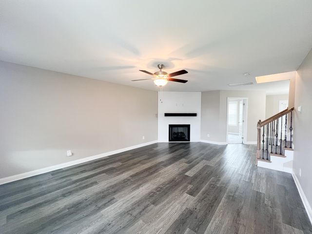 1066 Whitney Dr, Clarksville, TN 37042