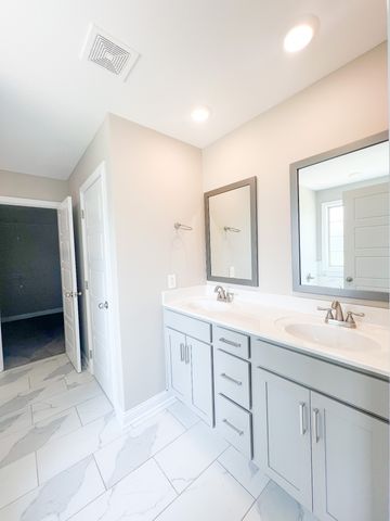 1066 Whitney Dr, Clarksville, TN 37042