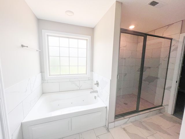 1066 Whitney Dr, Clarksville, TN 37042