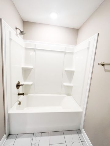 1066 Whitney Dr, Clarksville, TN 37042